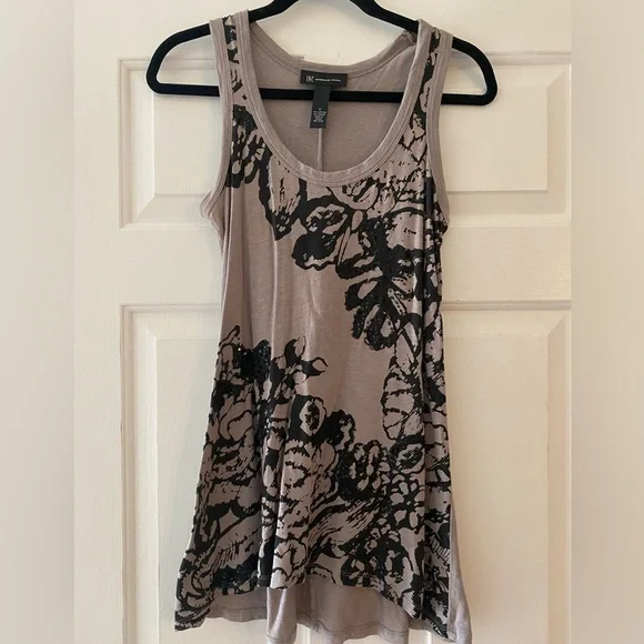 INC International Concepts Tan and Black Long Graphic Tank Top - Picture 1 of 3
